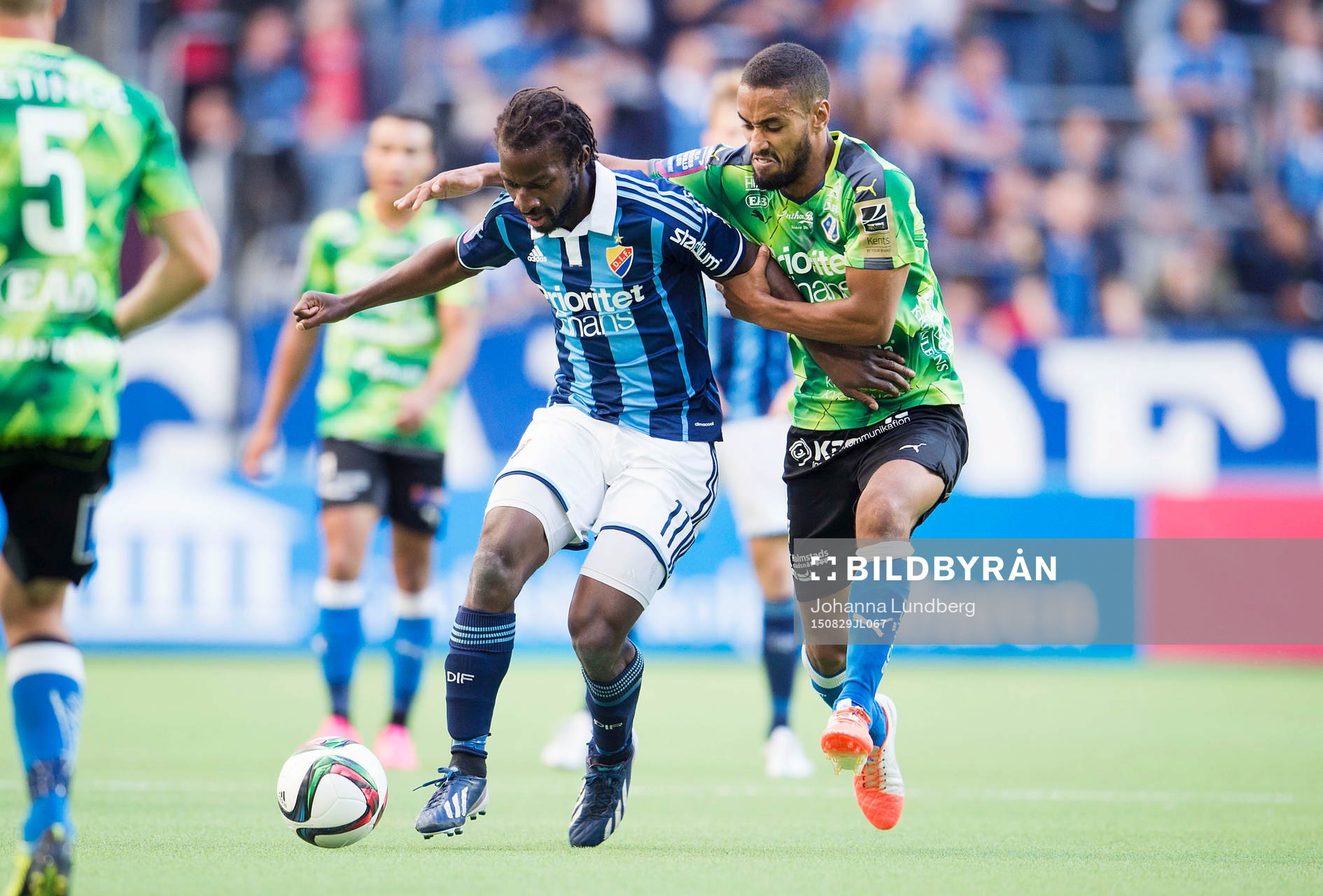 Djurgårdens Amadou Jawo och Halmstads Junes Barny