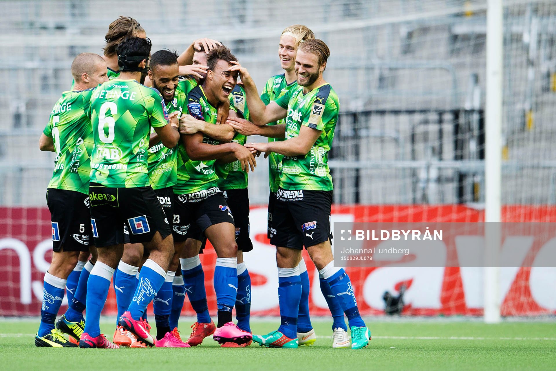 Halmstads spelare jublar