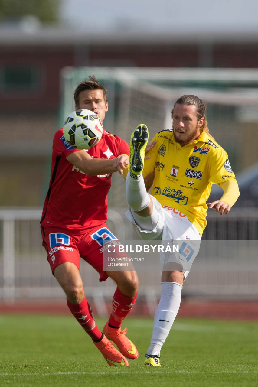 Norrköpings Arnór Ingvi Traustason och Falkenbergs Rasmus