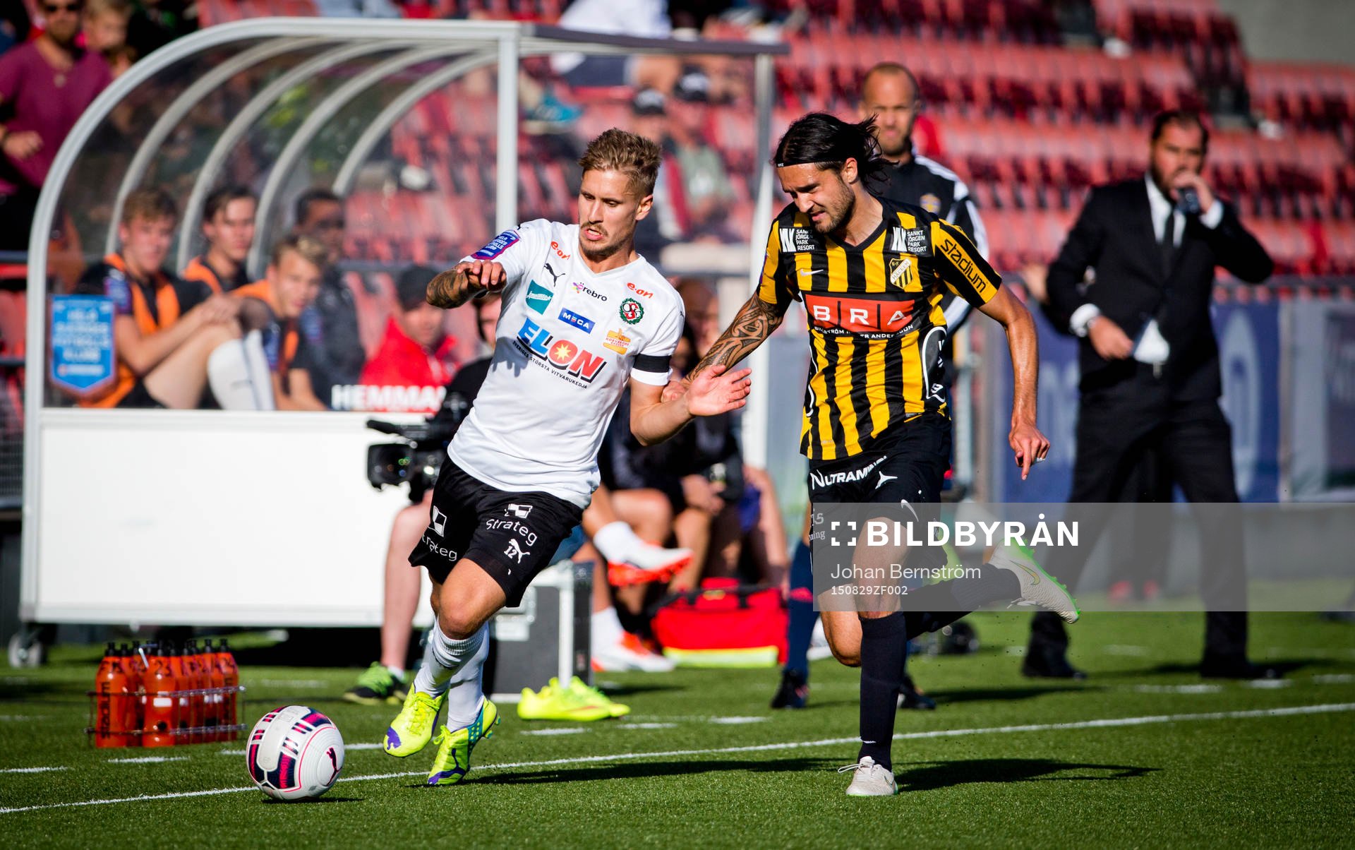 Örebros Daniel Björnqvist  och Häckens Leonard Zuta