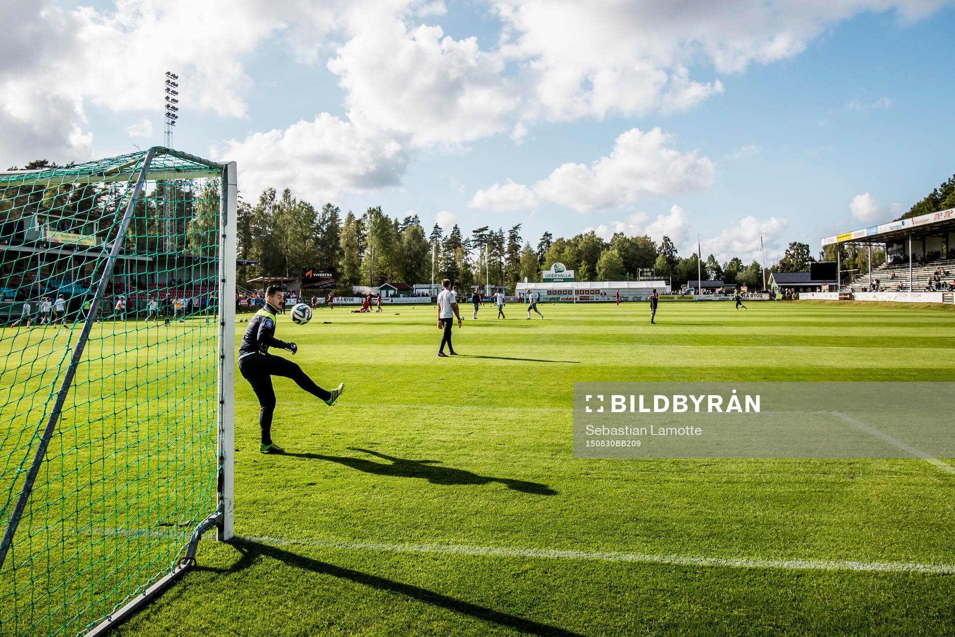 Ljungskile och Syrianska värmer upp på Uddevalla arena