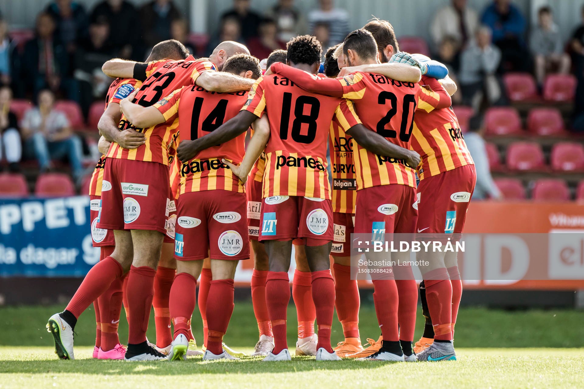 Syrianskas spelare laddar upp