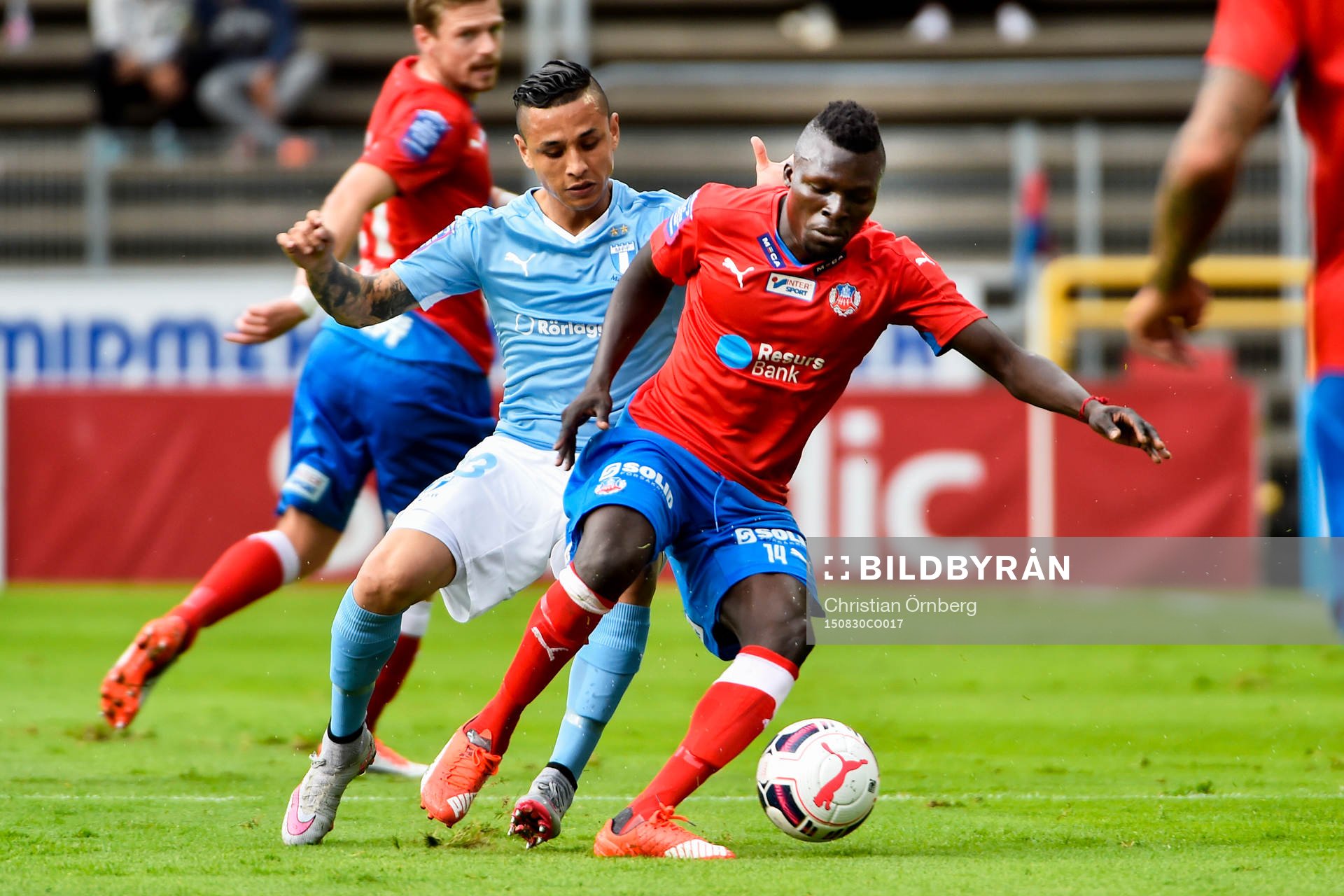 Helsingborgs Lalawélé Atakora och Malmö FFs Yoshimar
