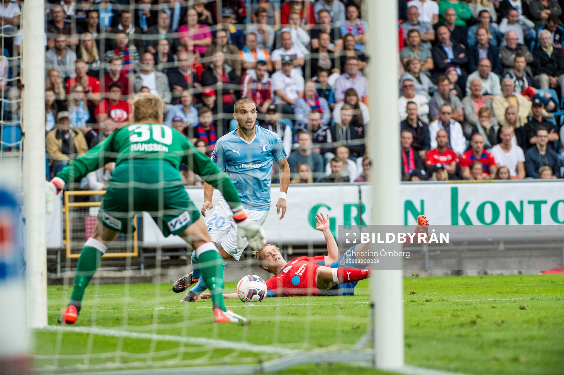 Malmö FFs Vladimir Rodic mot Helsingborgs Jere Uronen och