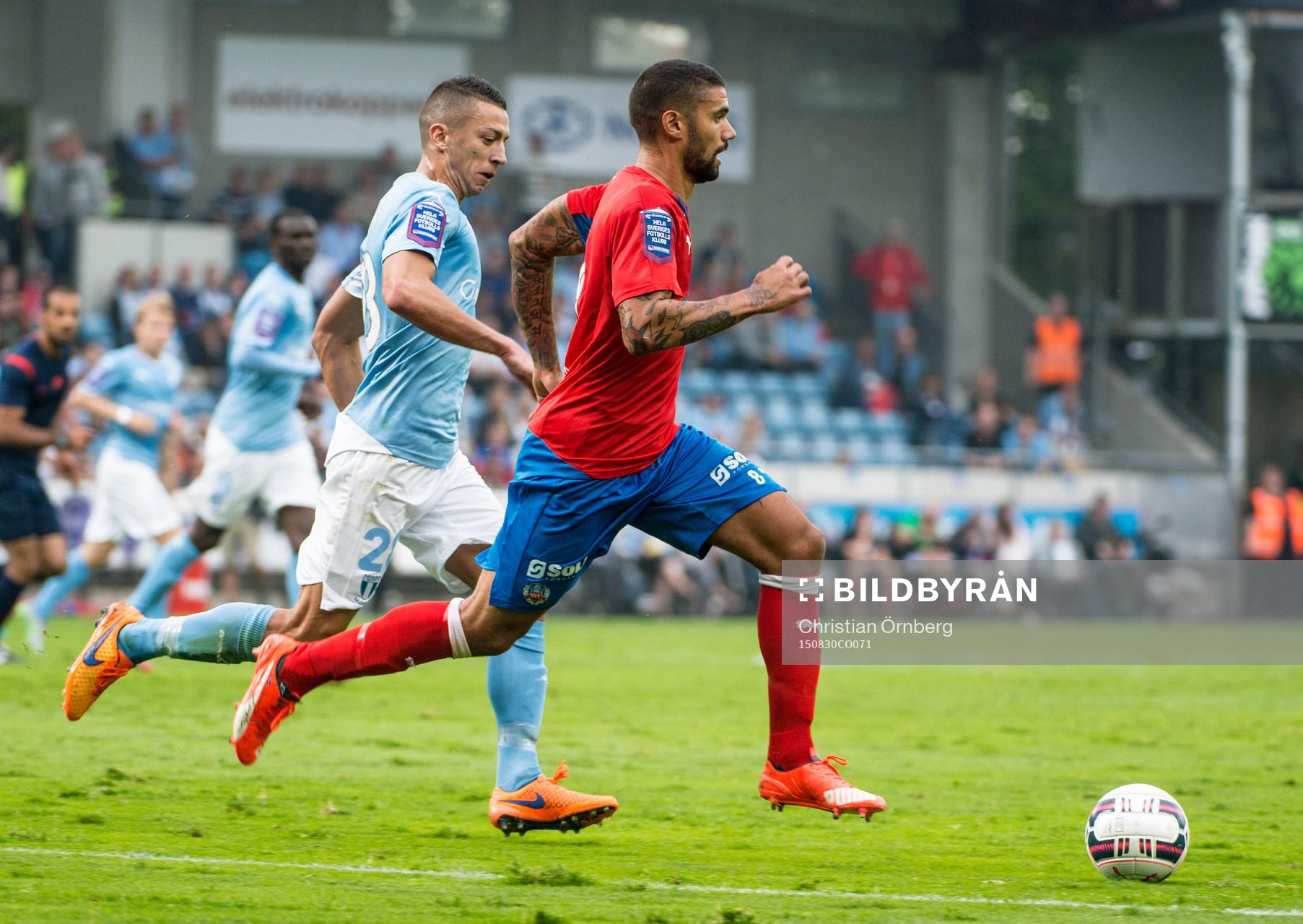 Helsingborgs Victor Palsson mot Malmö FFs Jo Inge Berget