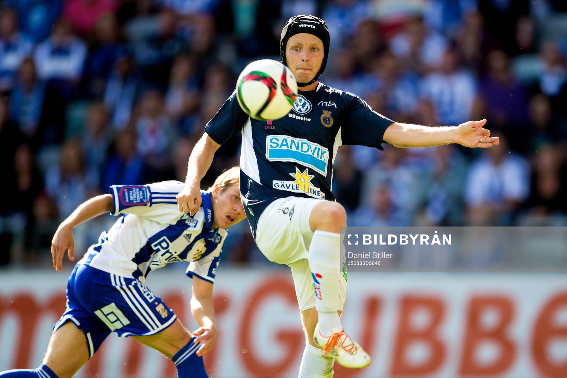 Gefles Jesper Florén framför IFK Göteborgs Riku Riski