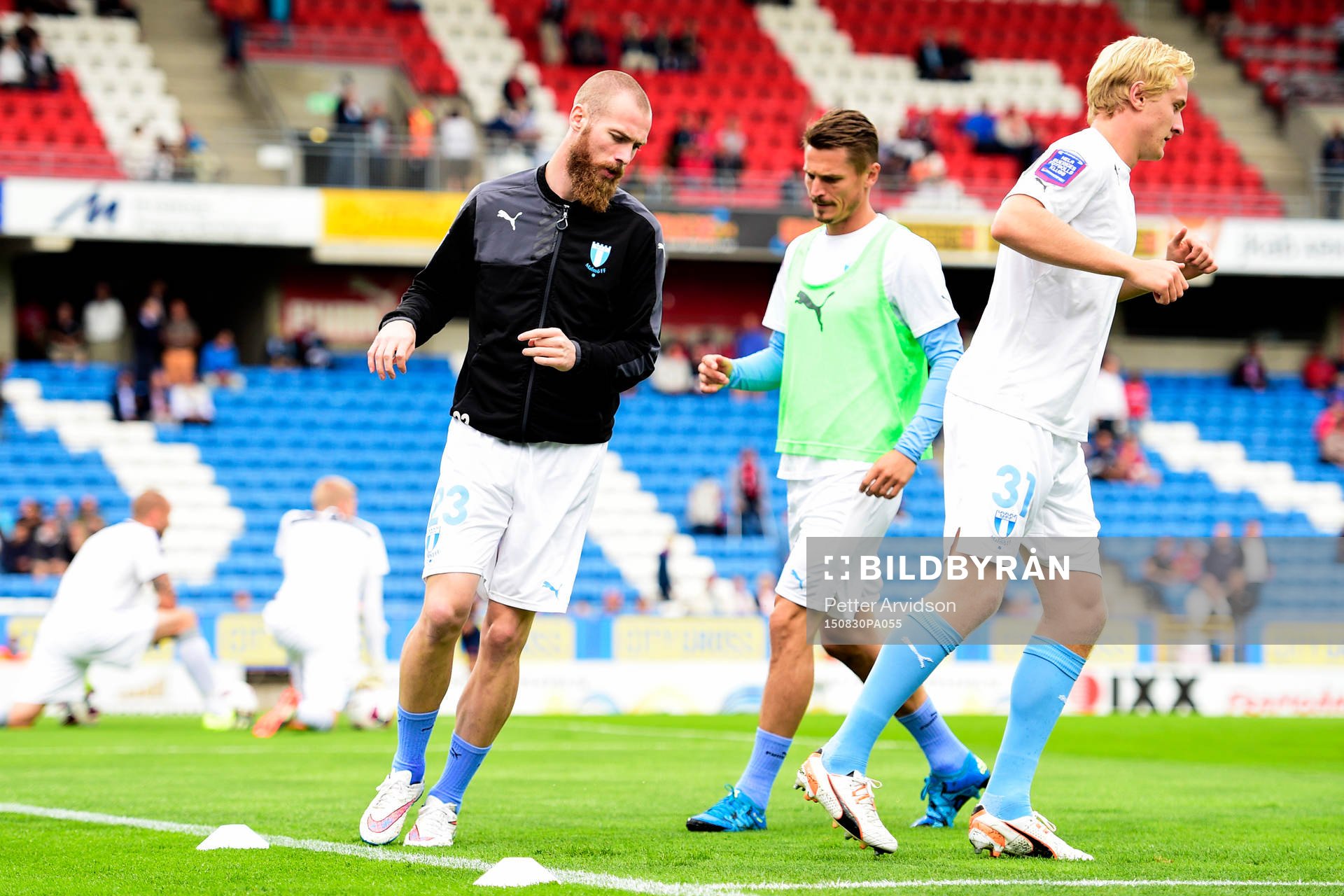 Malmö FFs Jo Inge Berget och Markus Rosenberg värmer upp