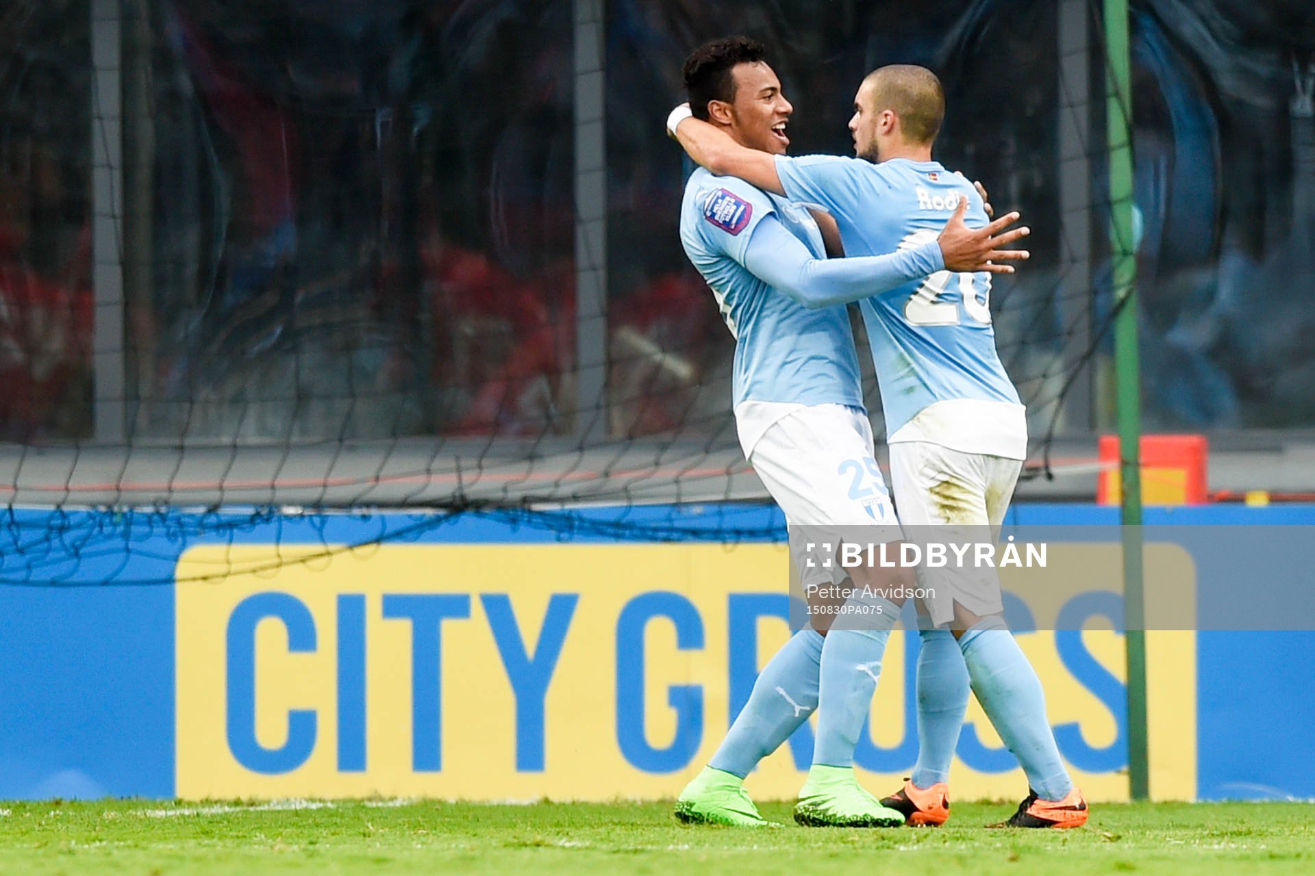 Malmö FFs Felipe Carvalho och Vladimir Rodic jublar