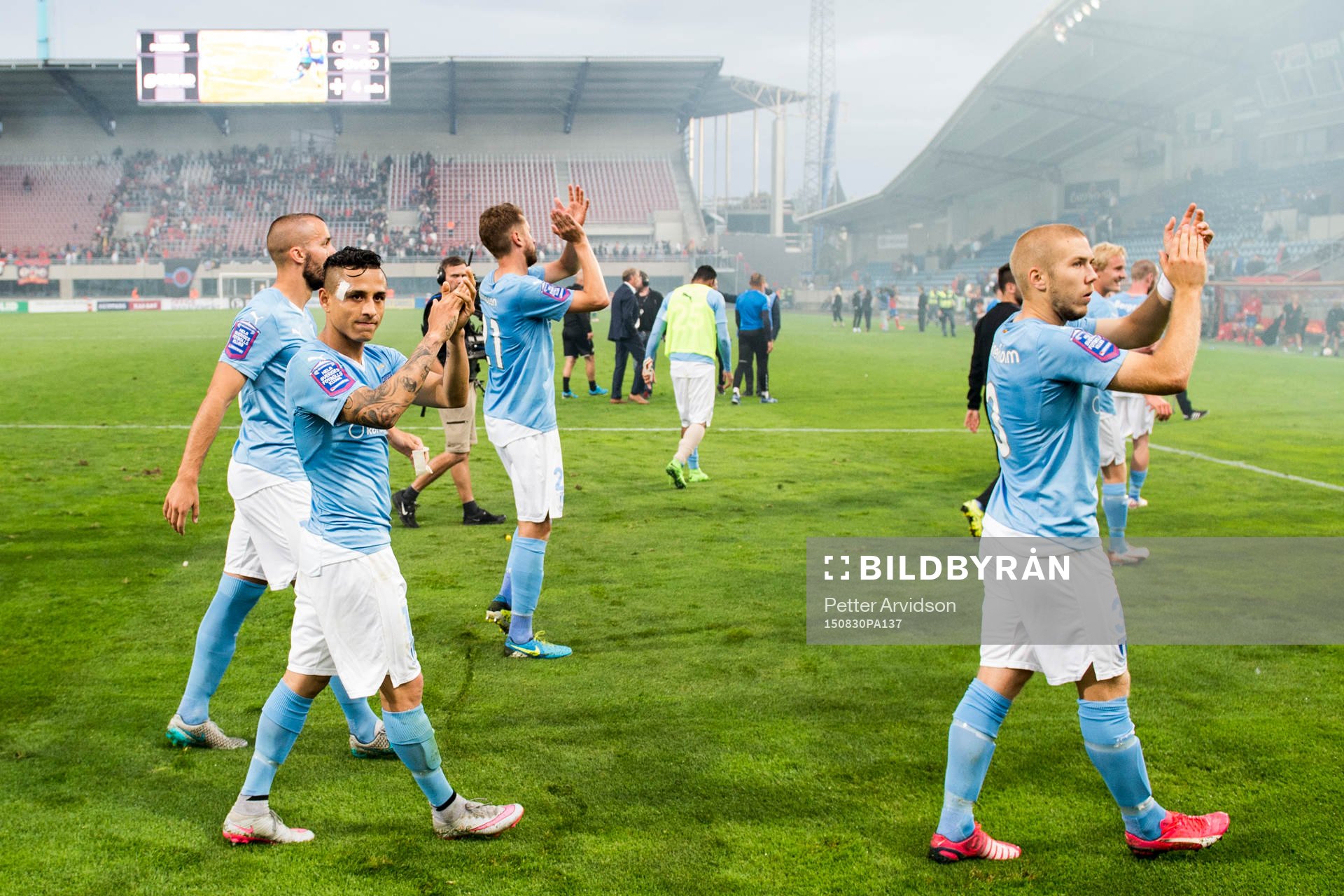 Malmö FFs Yoshimar Yotún och Anton Tinnerholm tackar