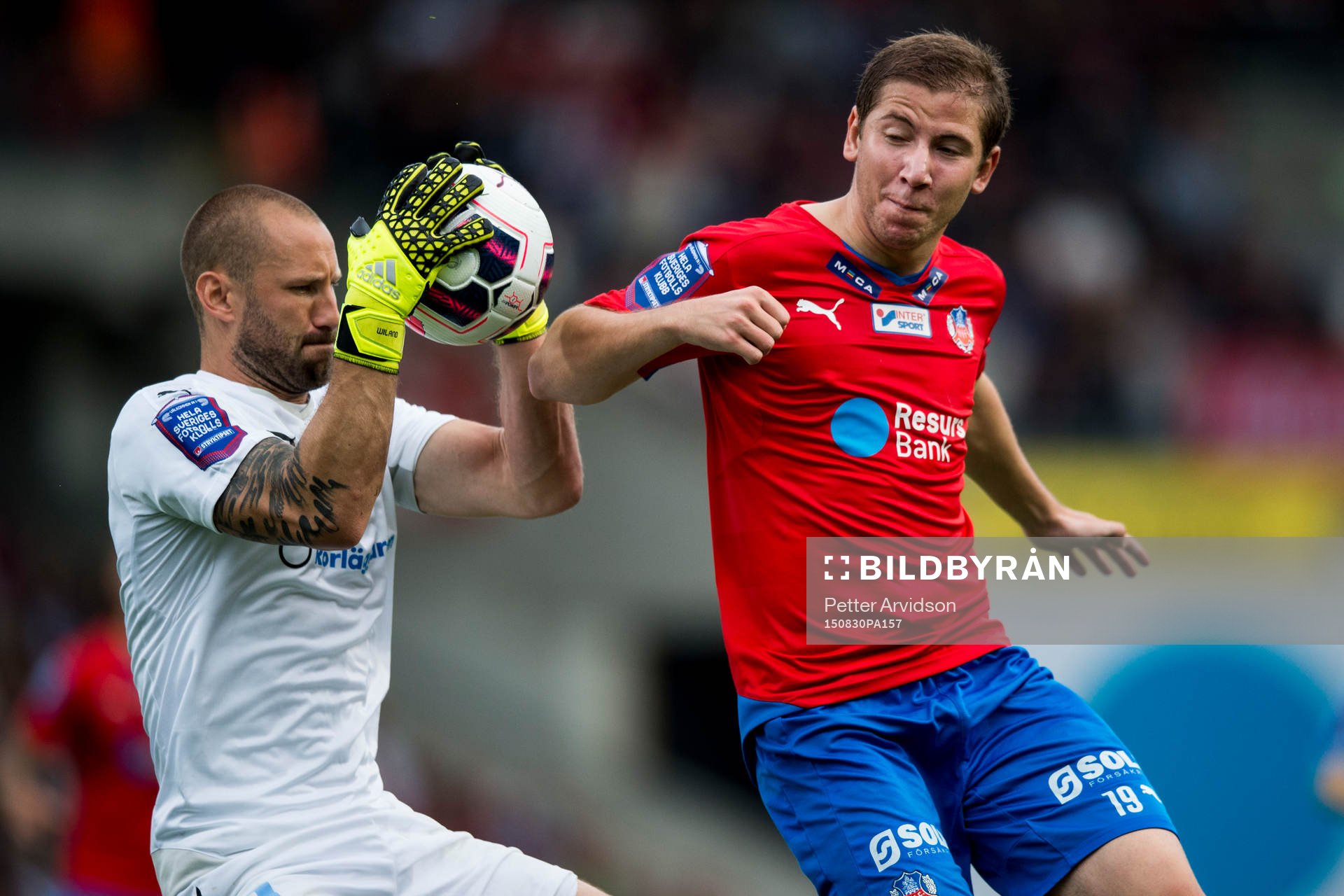 Malmö FFs målvakt Johan Wiland och Helsingborgs Darijan