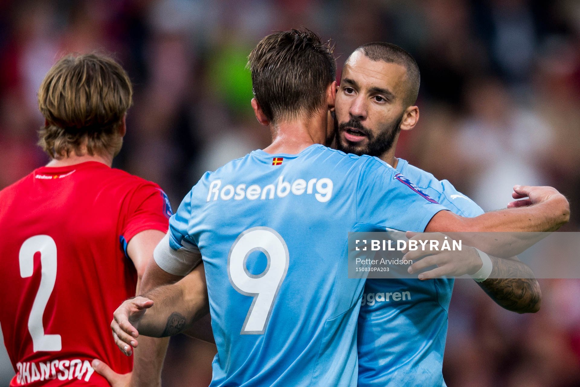 Malmö FFs Guillermo Molins och Markus Rosenberg kramar om