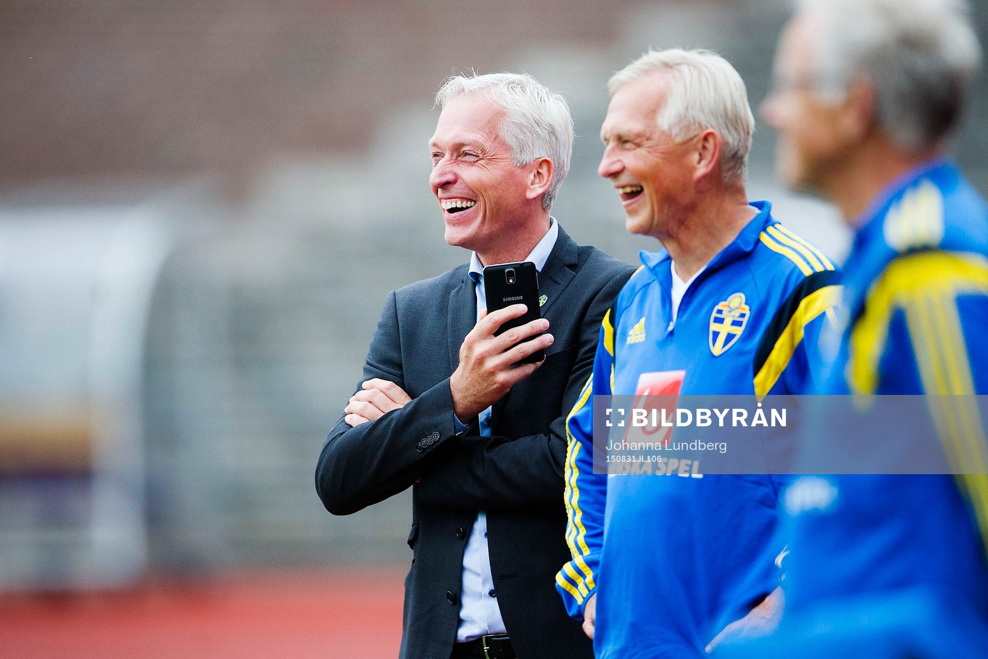 Svenska fotbollsförbundets generalsekreterare Håkan Sjöstrand och landslagschef Lars Richt under fotbollslandslagets träning den 31 augusti 2015 i Stockholm.