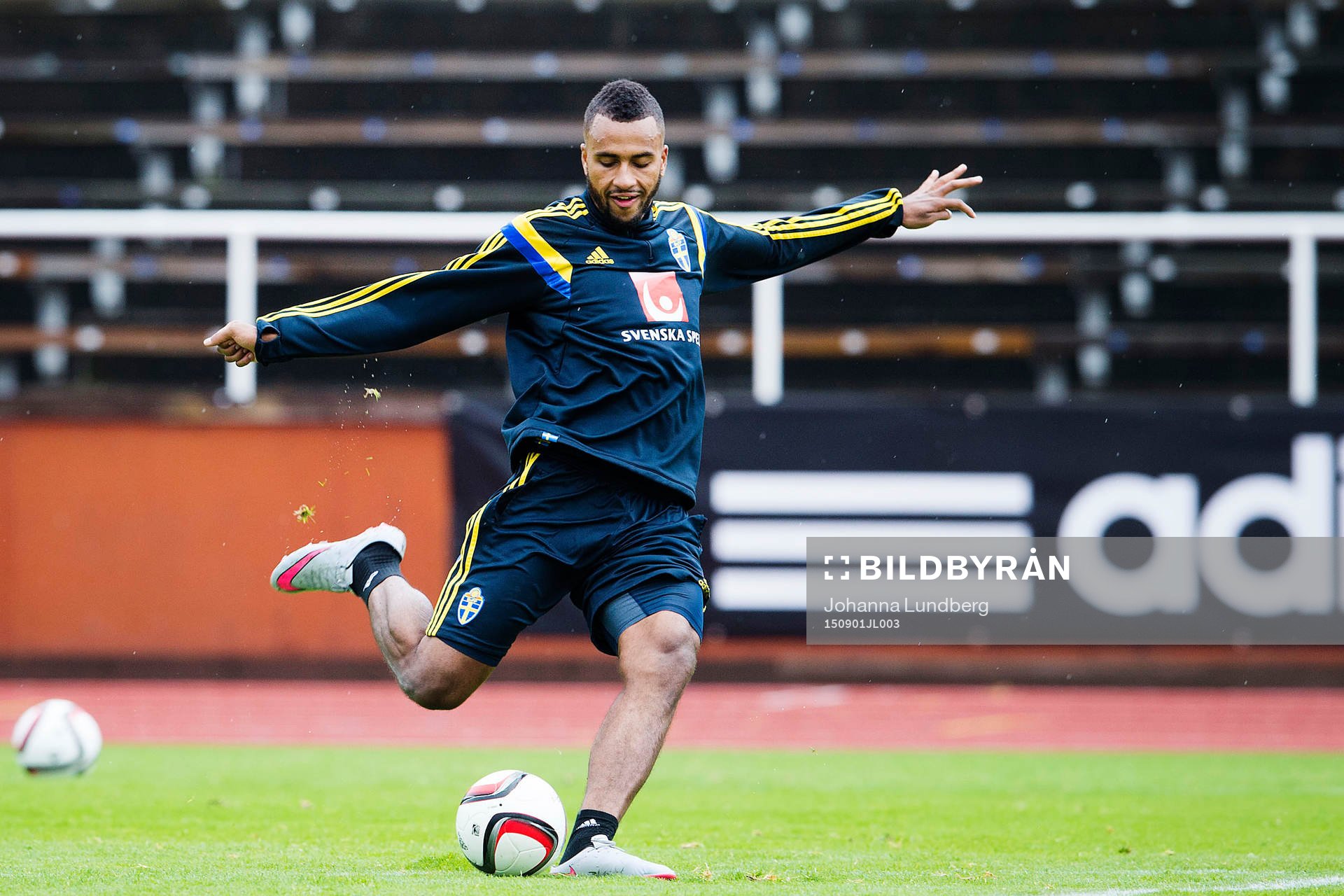Isaac Kiese Thelin under Sveriges fotbollslandslags träning den 1 september 2015 i Stockholm.