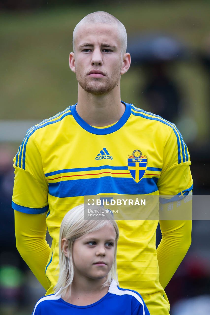 Filip Dagerstål i P18-landskampen i fotboll mellan Sverige