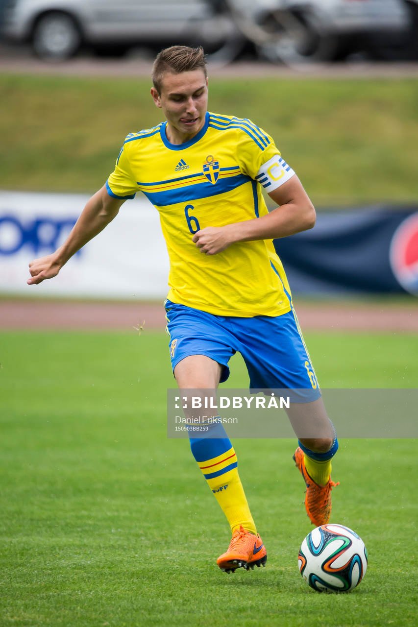 Ali Suljic i P18-landskampen i fotboll mellan Sverige och