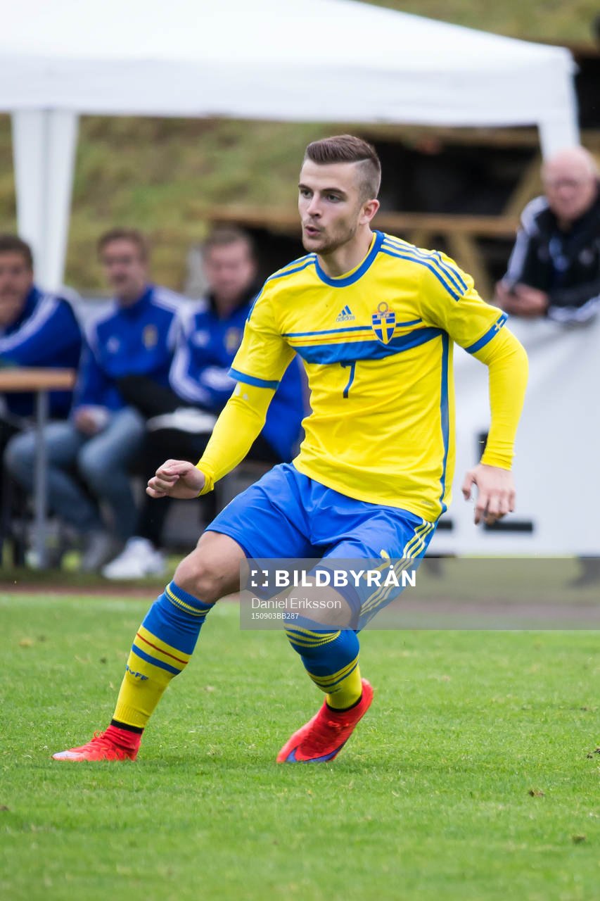 Filip Sachpekidis i P18-landskampen i fotboll mellan Sverige och Norge den 3 september i Hofors
