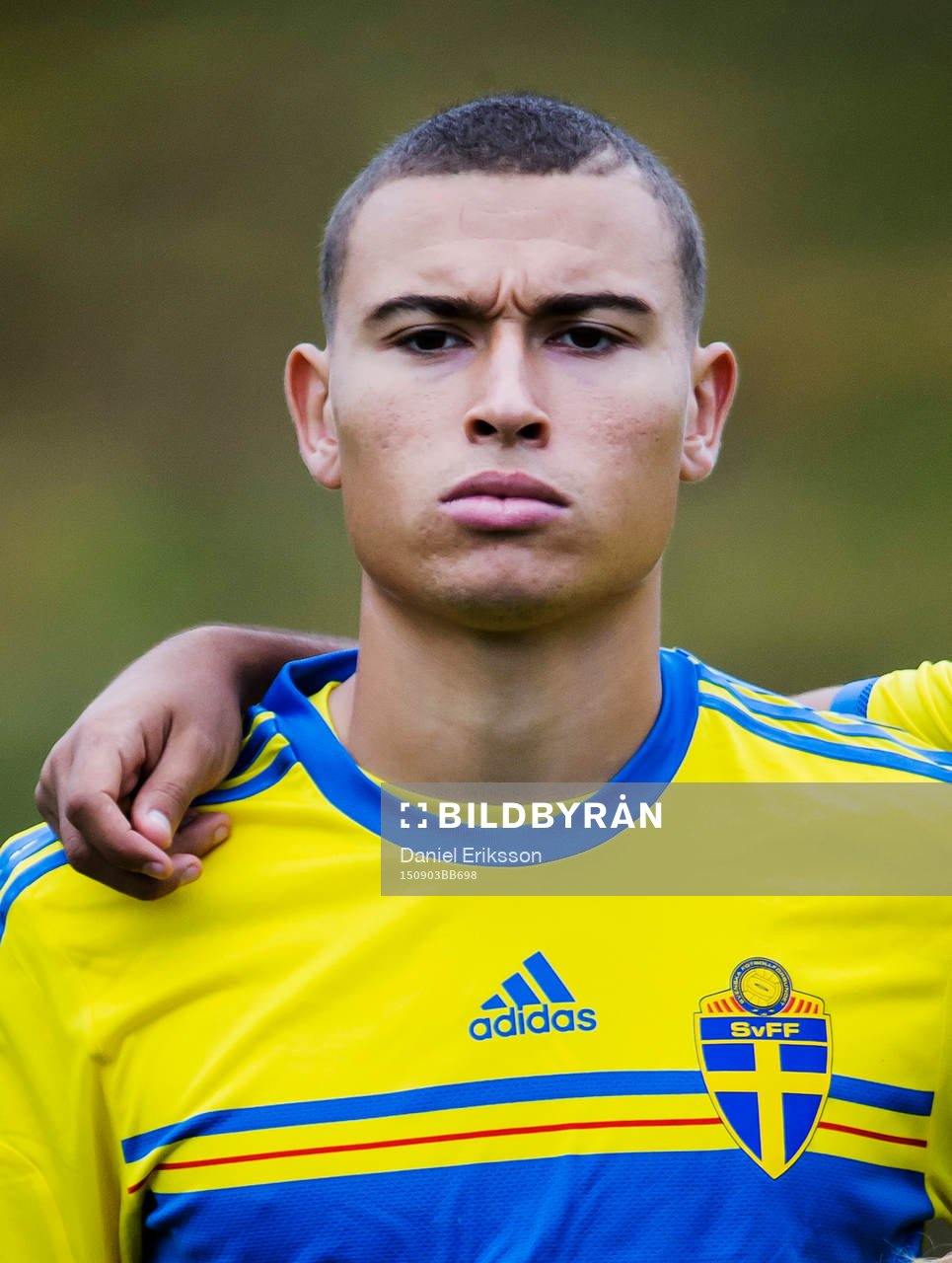 Jordan Larsson i P18-landskampen i fotboll mellan Sverige