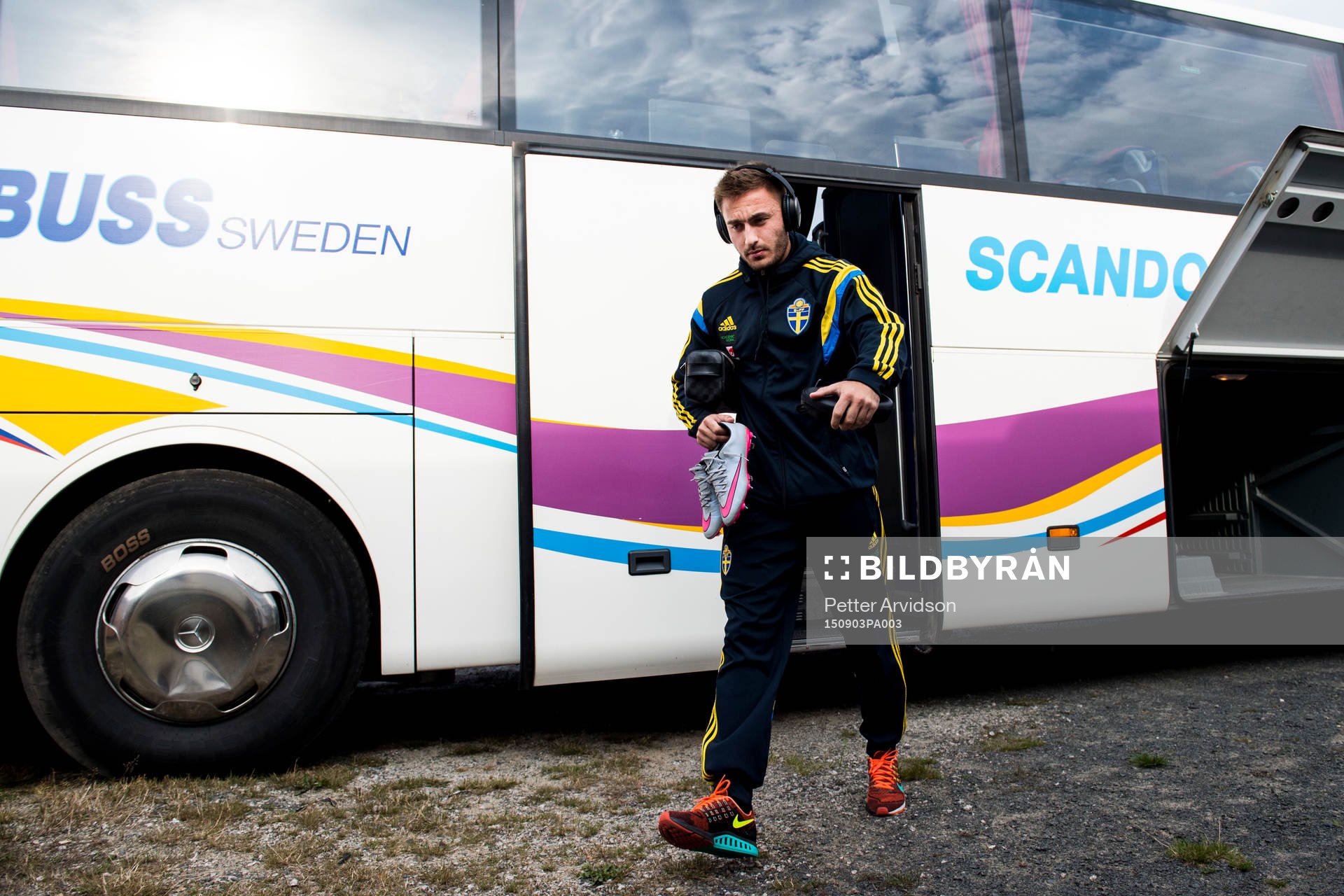 Sveriges Muamer Tanković anländer
