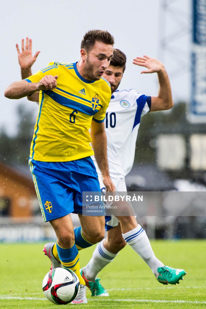 Sveriges Muamer Tankovic och San Marinos Alessandro