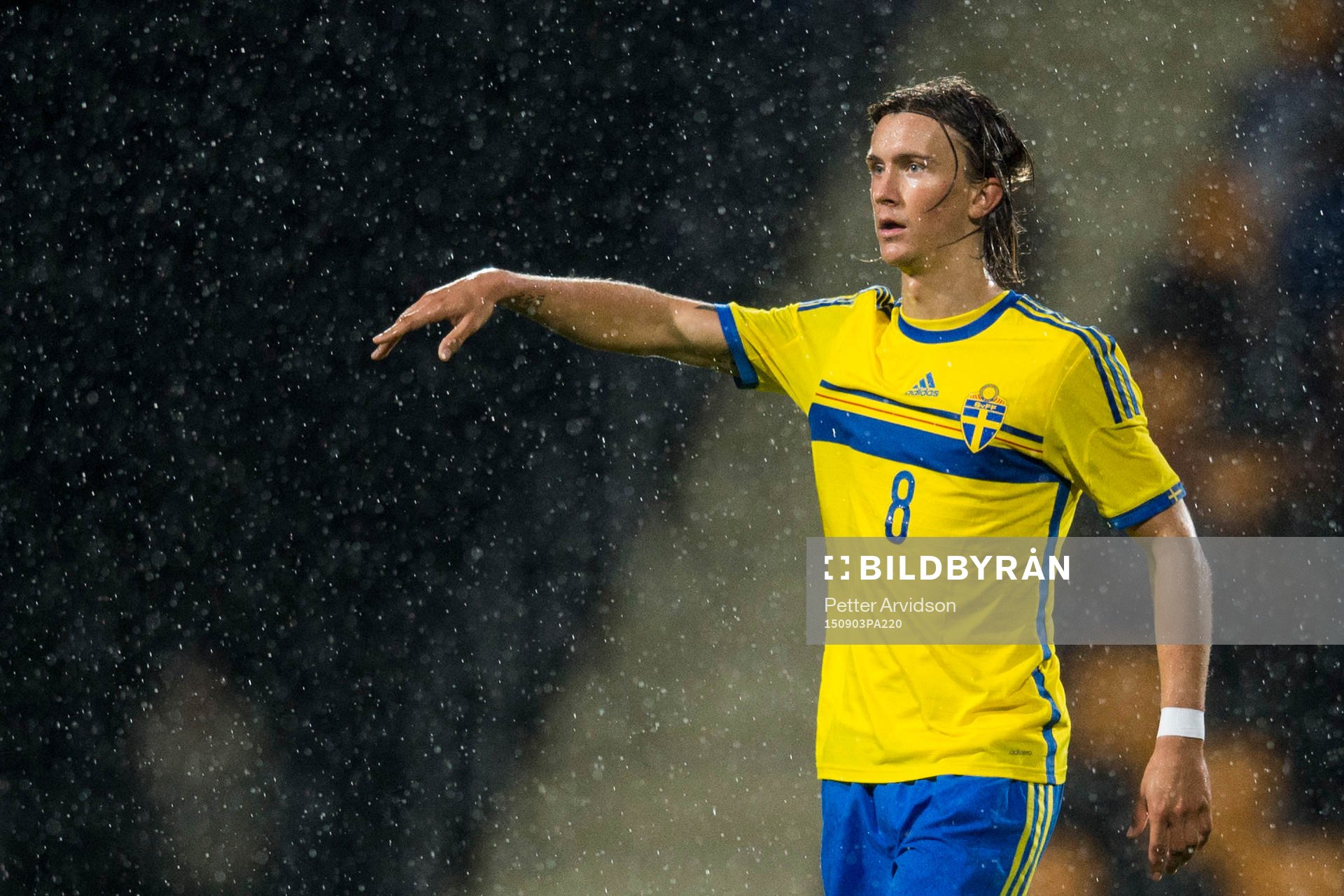 Sveriges Kristoffer Olsson under fotbollsmatchen i kvalet till U21-EM mellan Sverige och San Marino den 3 september 2015 i Mjällby.