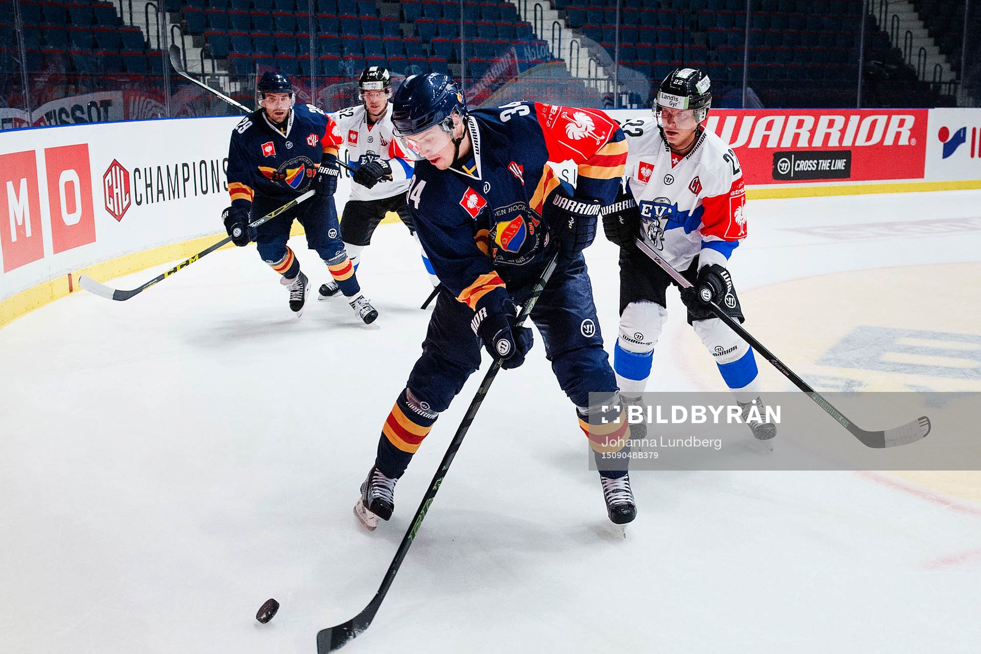 Djurgårdens Daniel Brodin och Zugs Santeri Alatalo