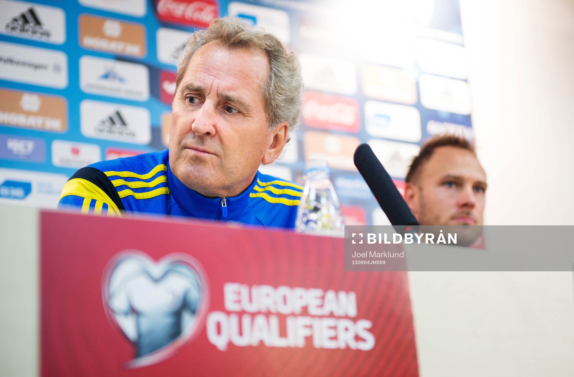 Förbundskapten Erik Hamrén och Andreas Granqvist på en presskonferens efter Sveriges fotbollslandslag träning den 4 september 2015 i Moskva.