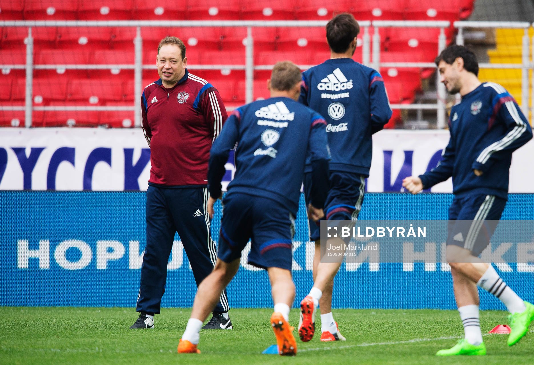 Förbundskapten Leonid Slutskiy på Rysslands fotbollslandslag träning den 4 september 2015 i Moskva.
