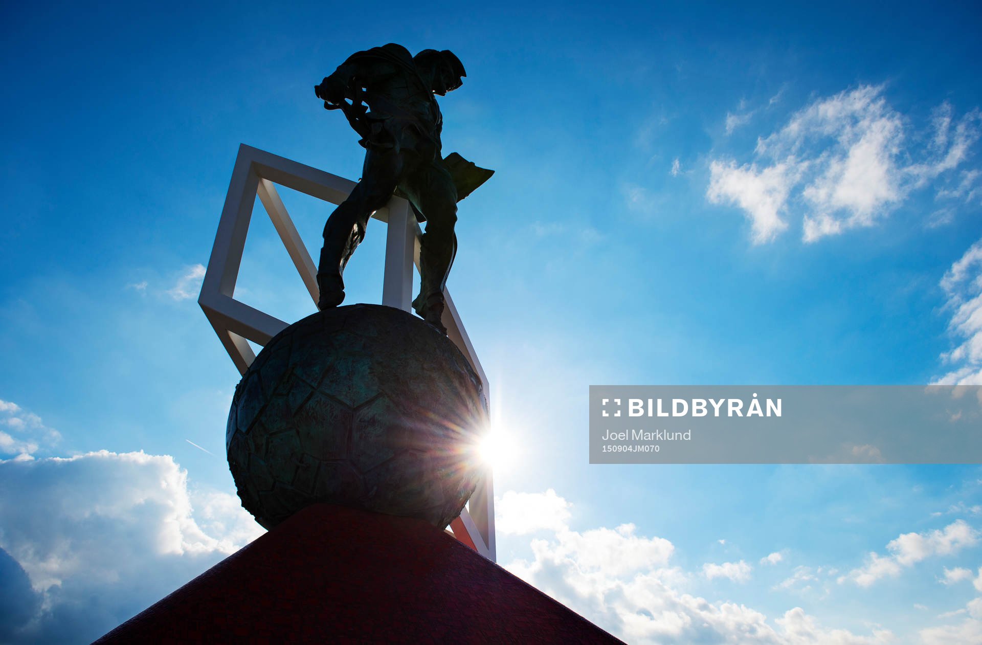 En staty utanför Otkrytiye Arena, även kallad Stadion