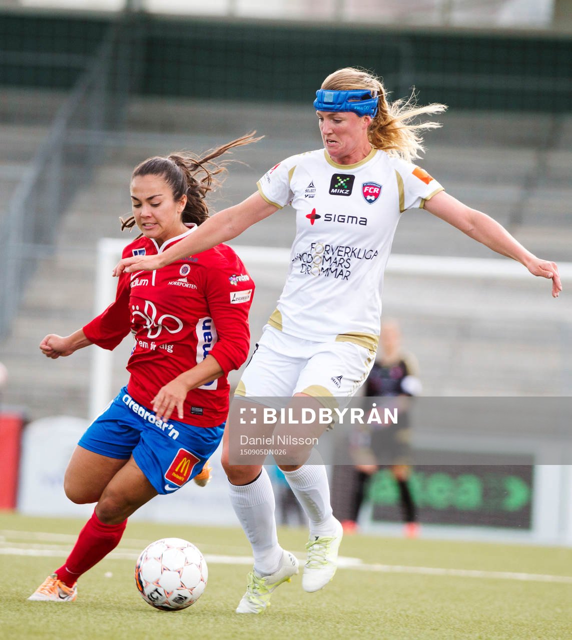 Rosengård Kirsten Van de Ven och Örebros Michelle De Jongh
