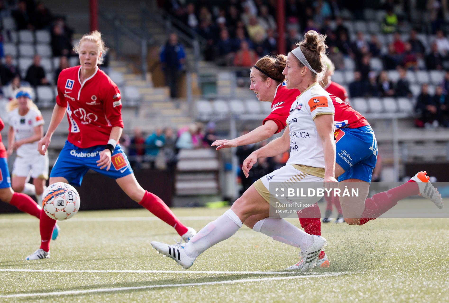 Rosengårds Joseé Belanger skjuter