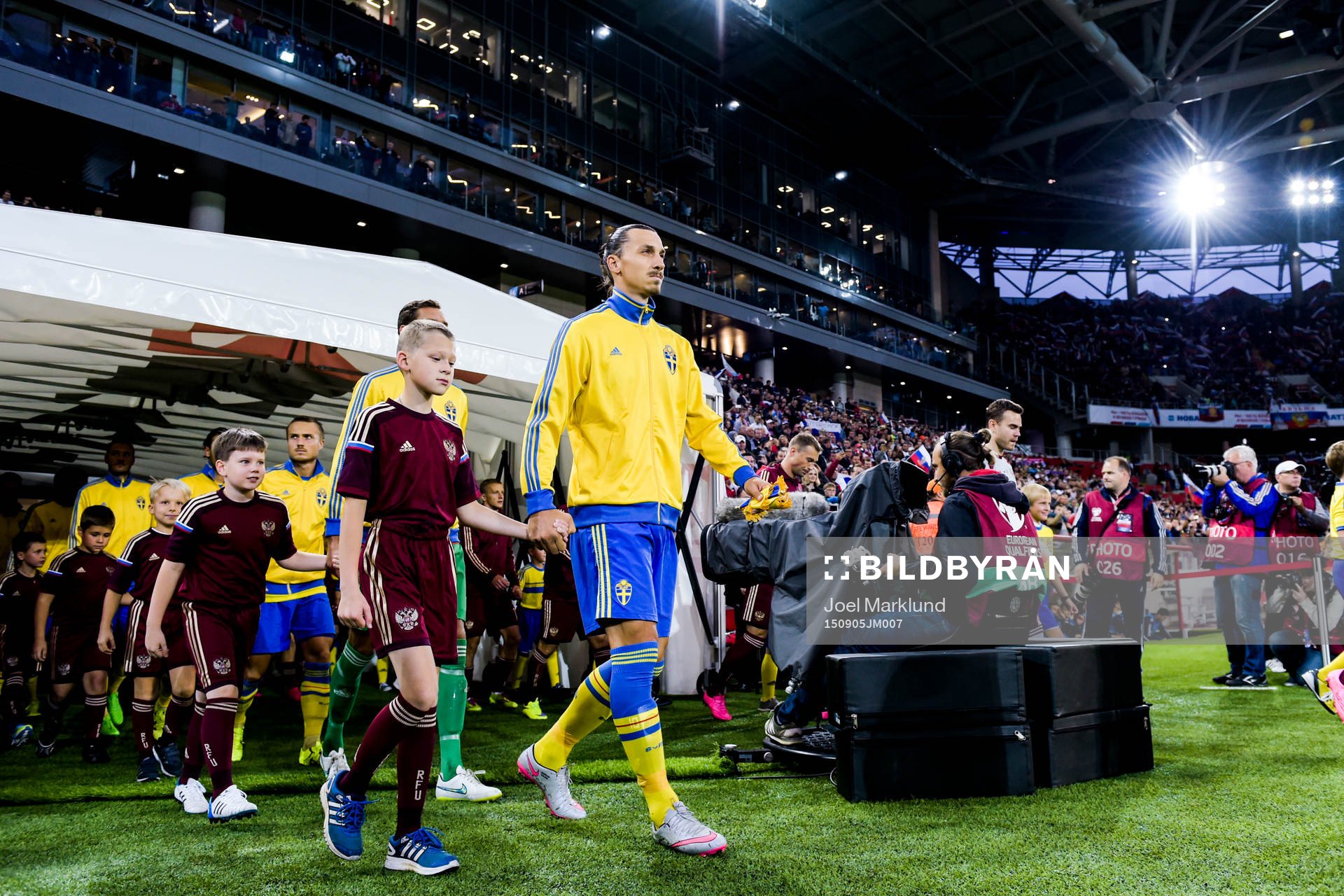 Sveriges Zlatan Ibrahimovic gör entré
