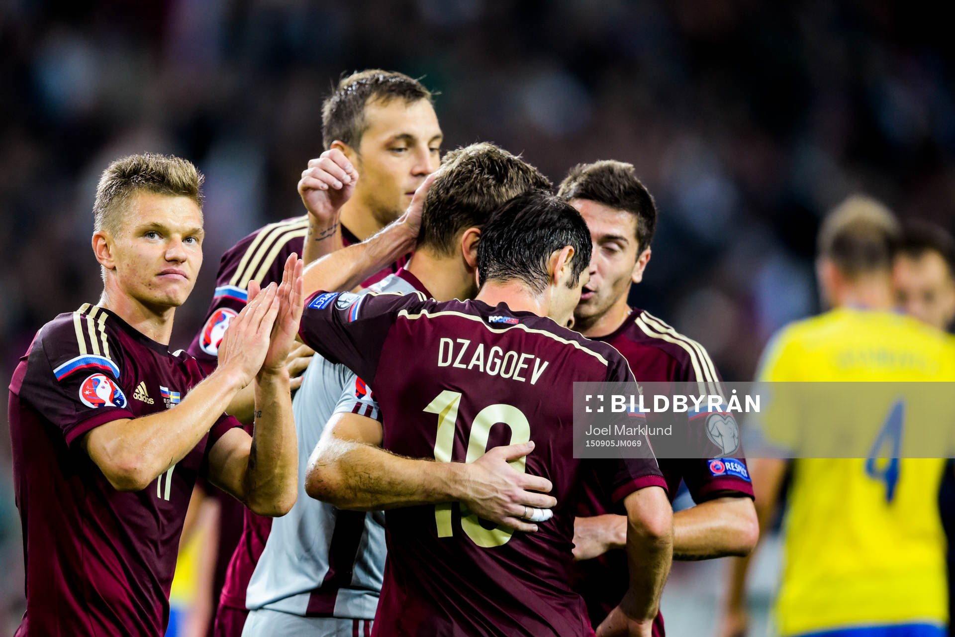 Rysslands spelare jublar