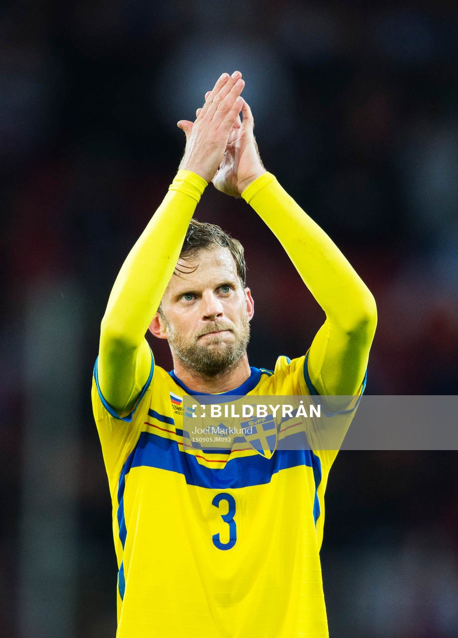 Sveriges Mikael Antonsson tackar publiken