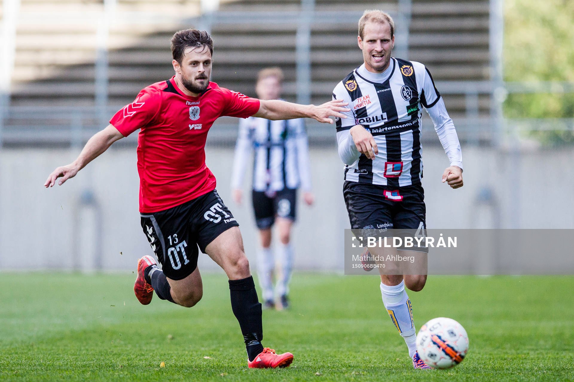 Oskarshamns Mergim Smakolli och Landskronas Mikael Dahlgren