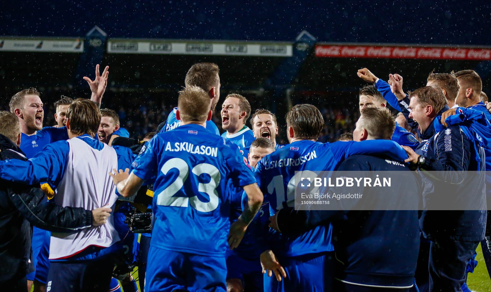 Islands spelare firar