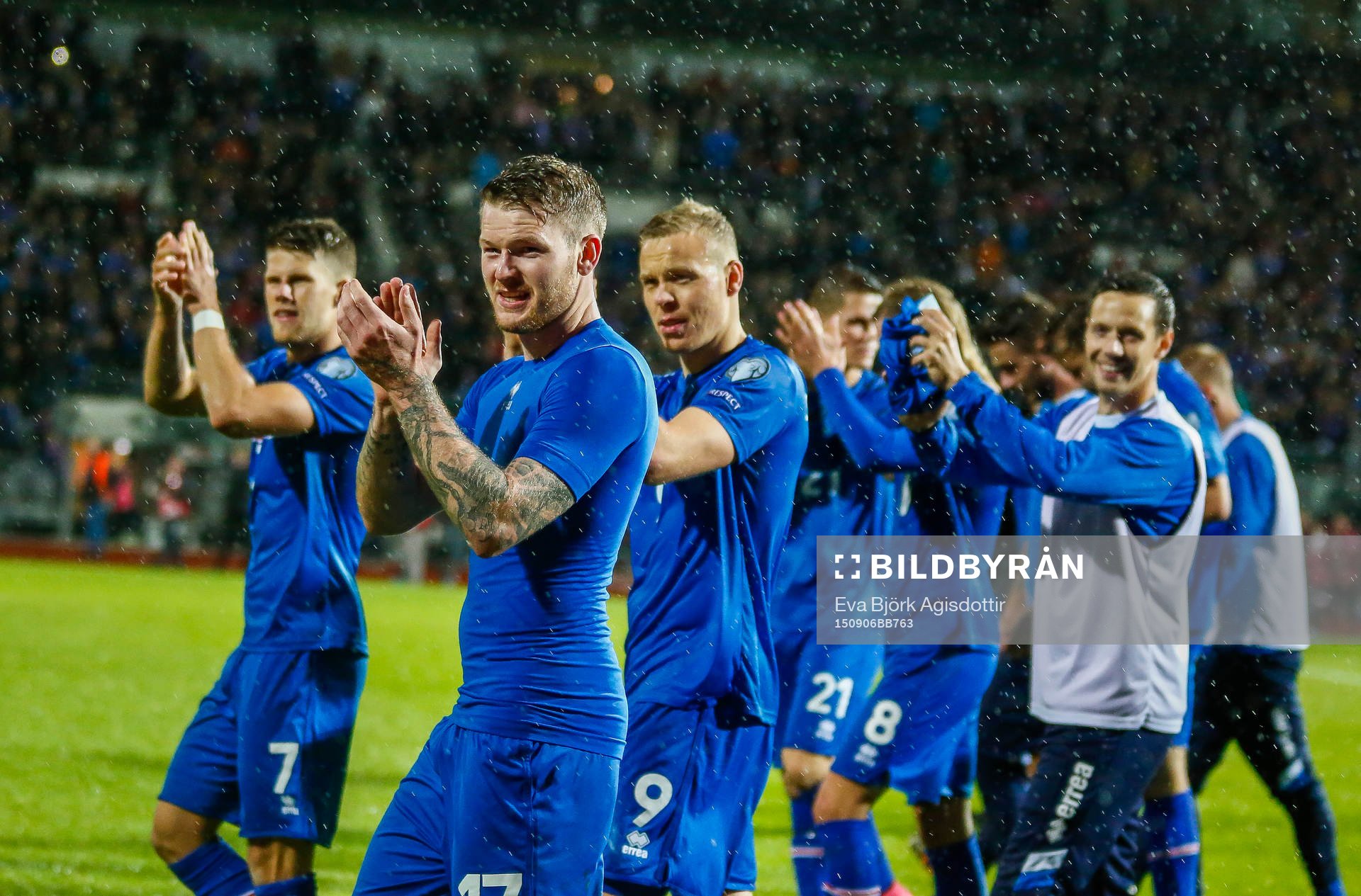 Islands spelare firar