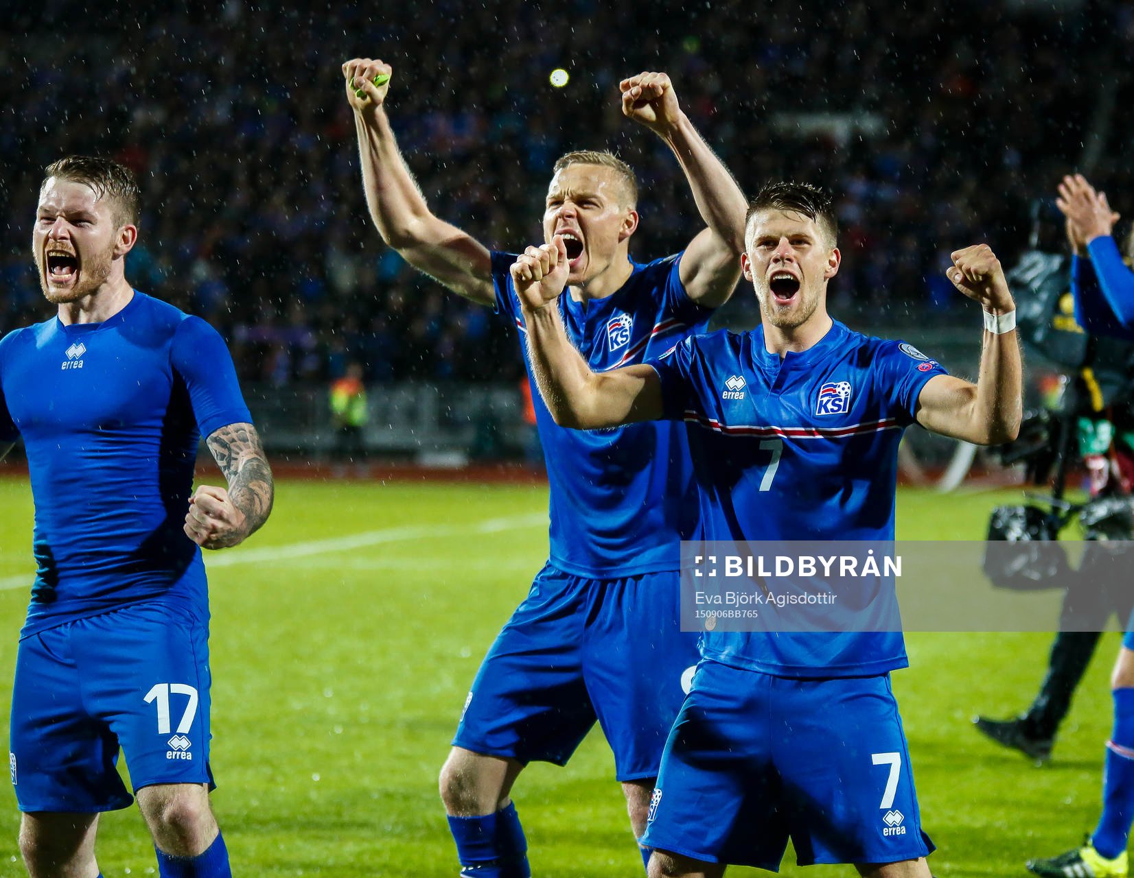 Islands spelare firar