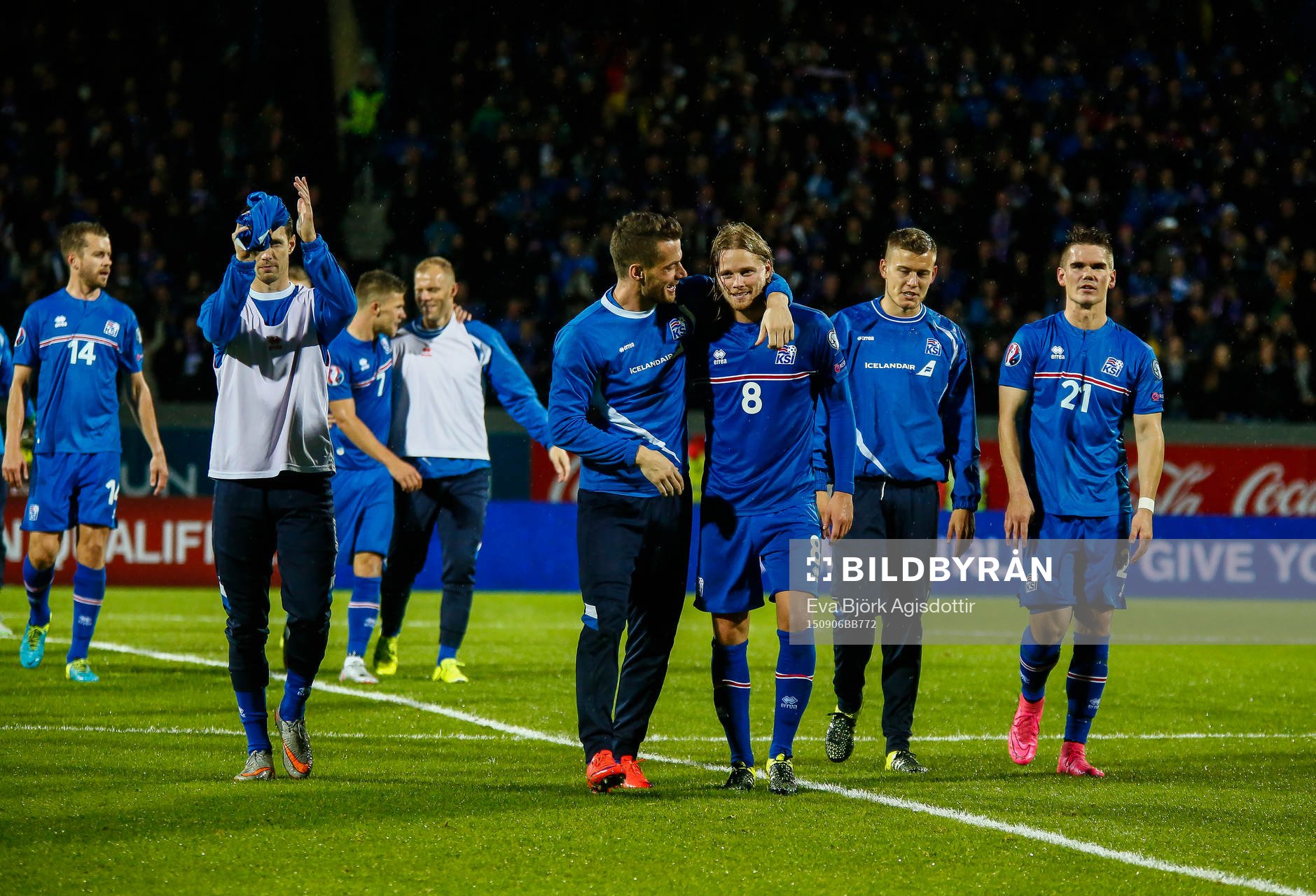 Islands spelare firar