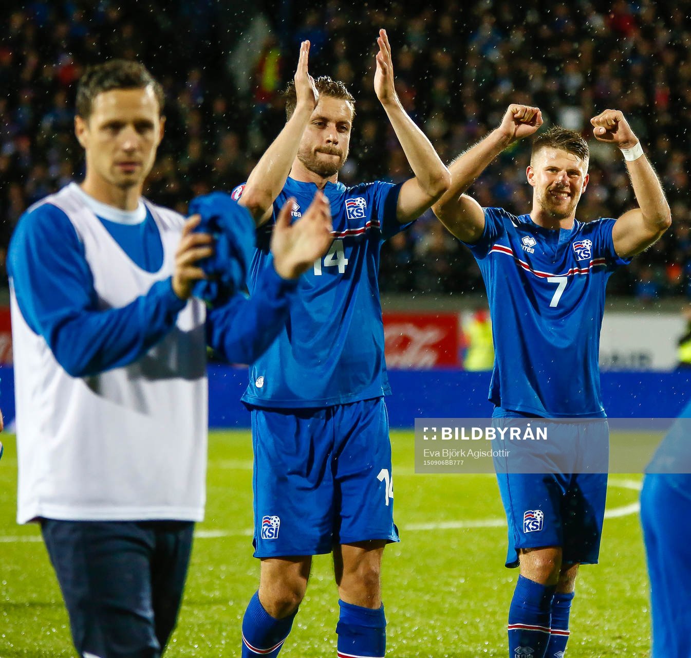Islands spelare firar