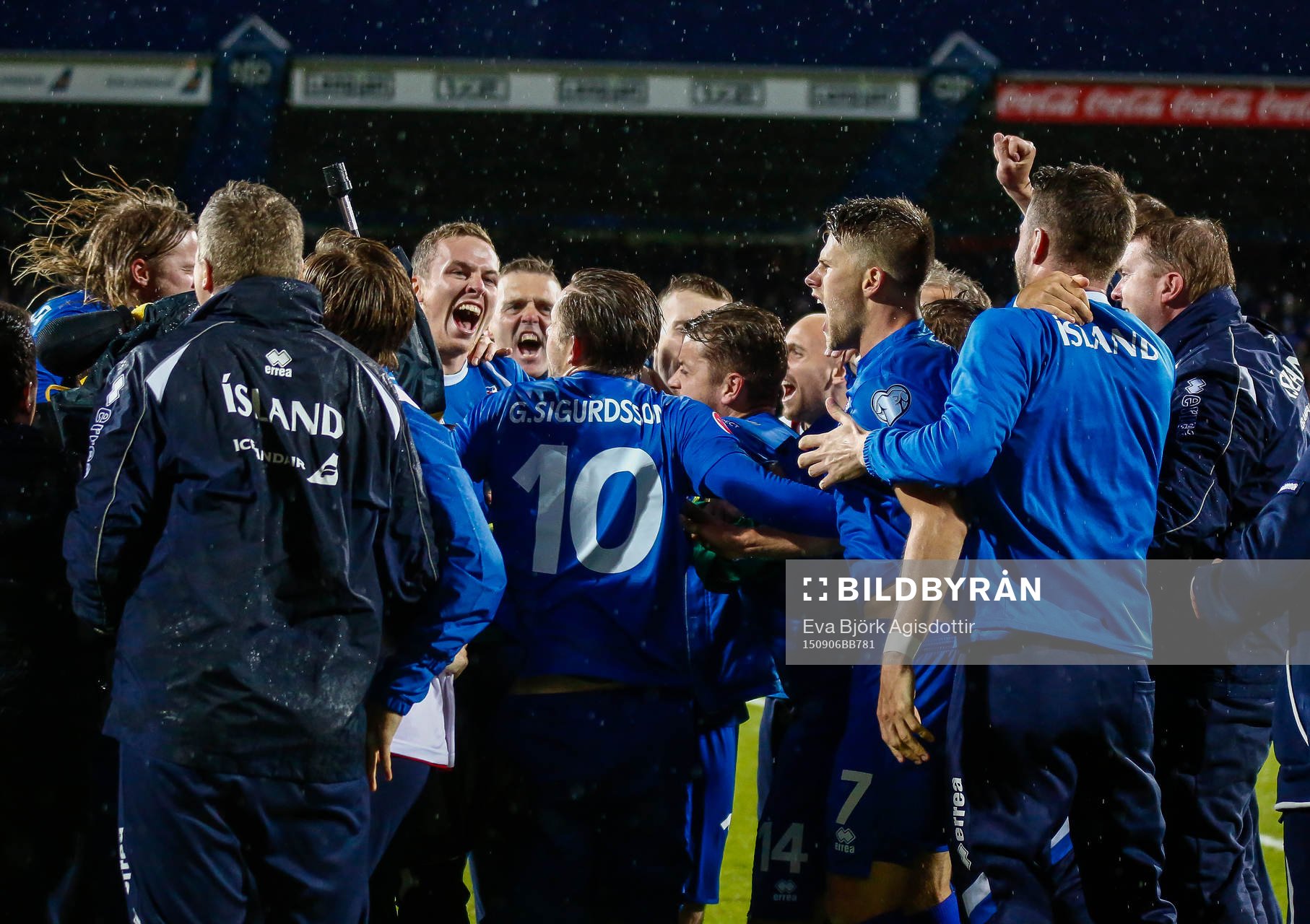 Islands spelare firar