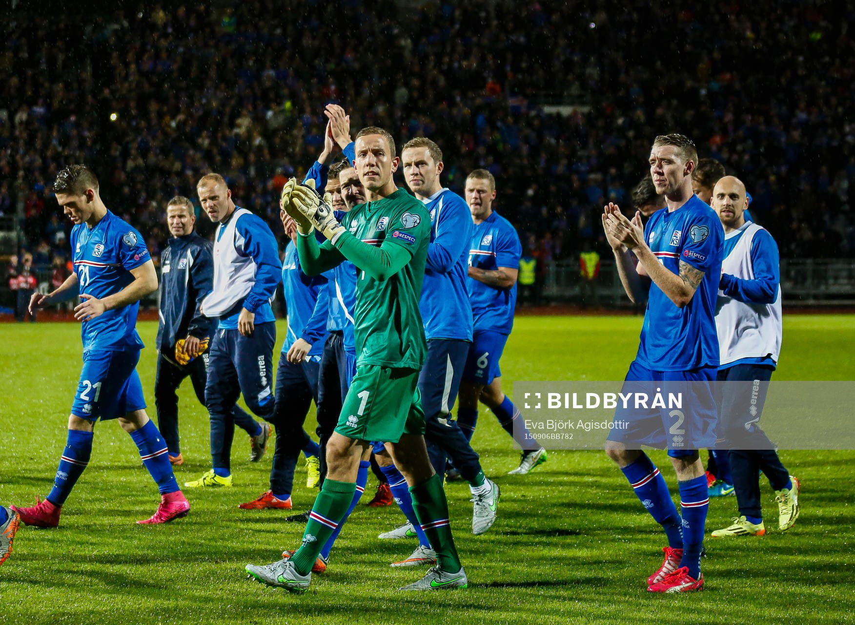 Islands spelare firar
