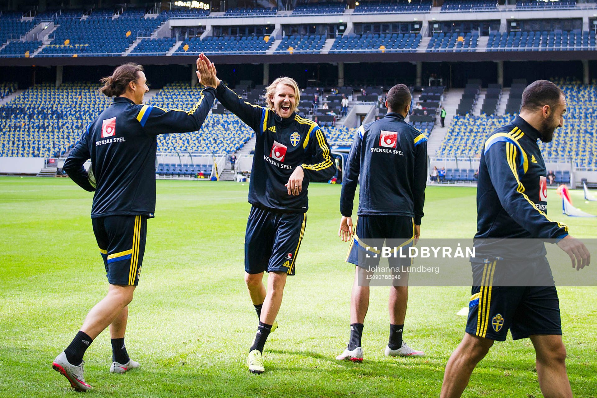 Zlatan Ibrahimovic och Ola Toivonen gör en high five