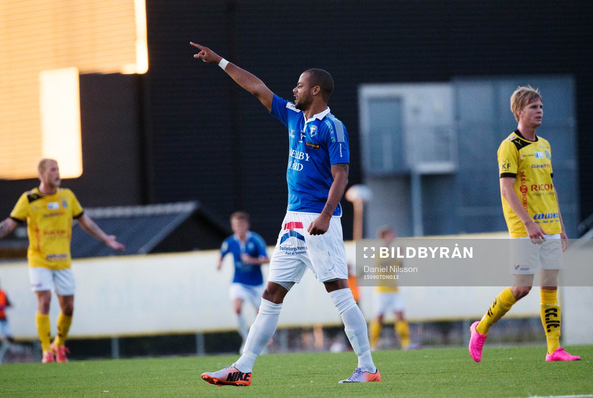 Trelleborgs Salif Camara Jönsson jublar