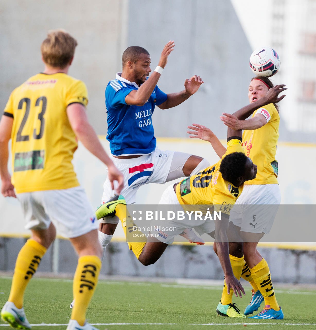 Trelleborgs Salif Camara Jönsson och Lunds Jesper Modig,