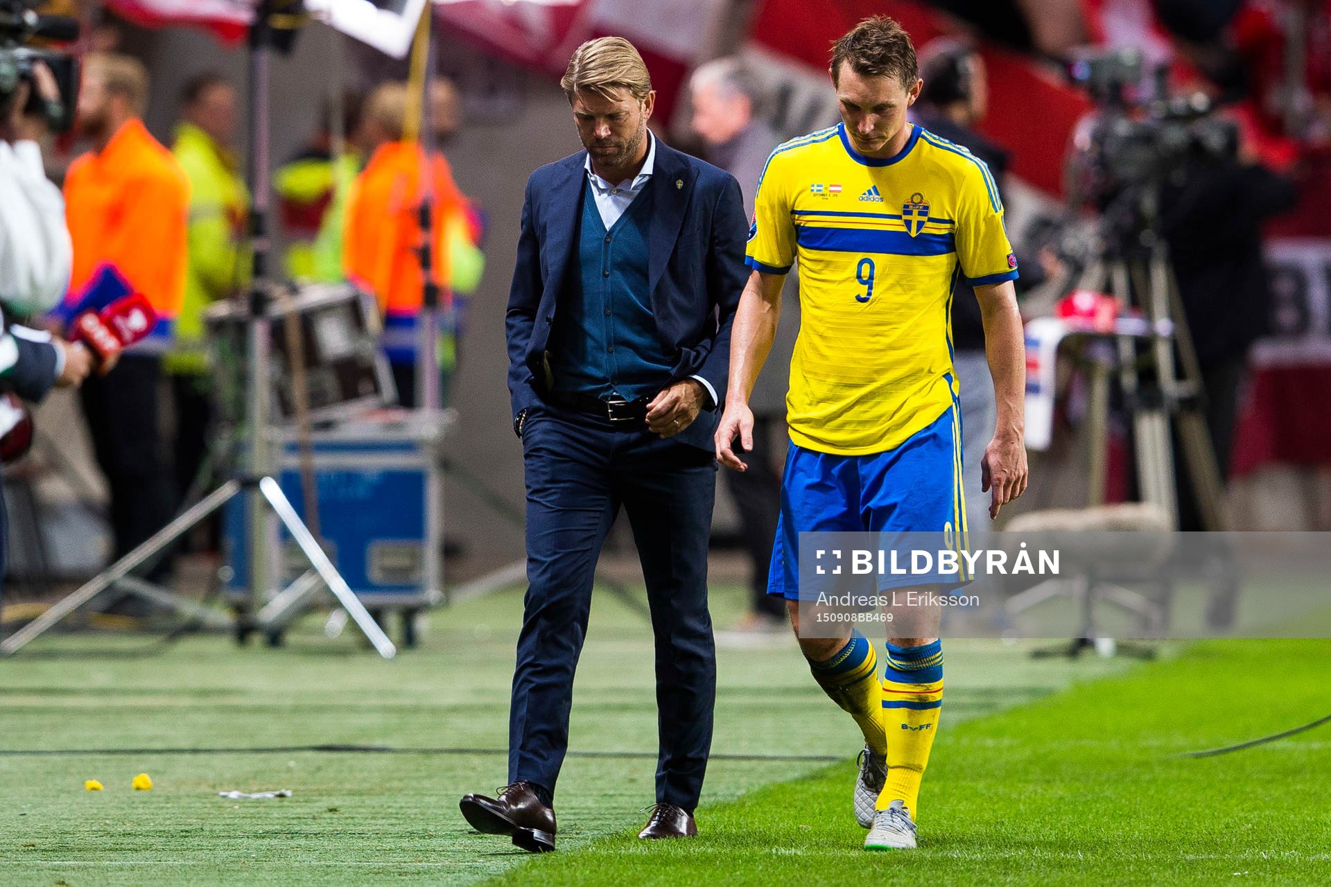 Sveriges player manager Markus Allbäck och Kim Källström