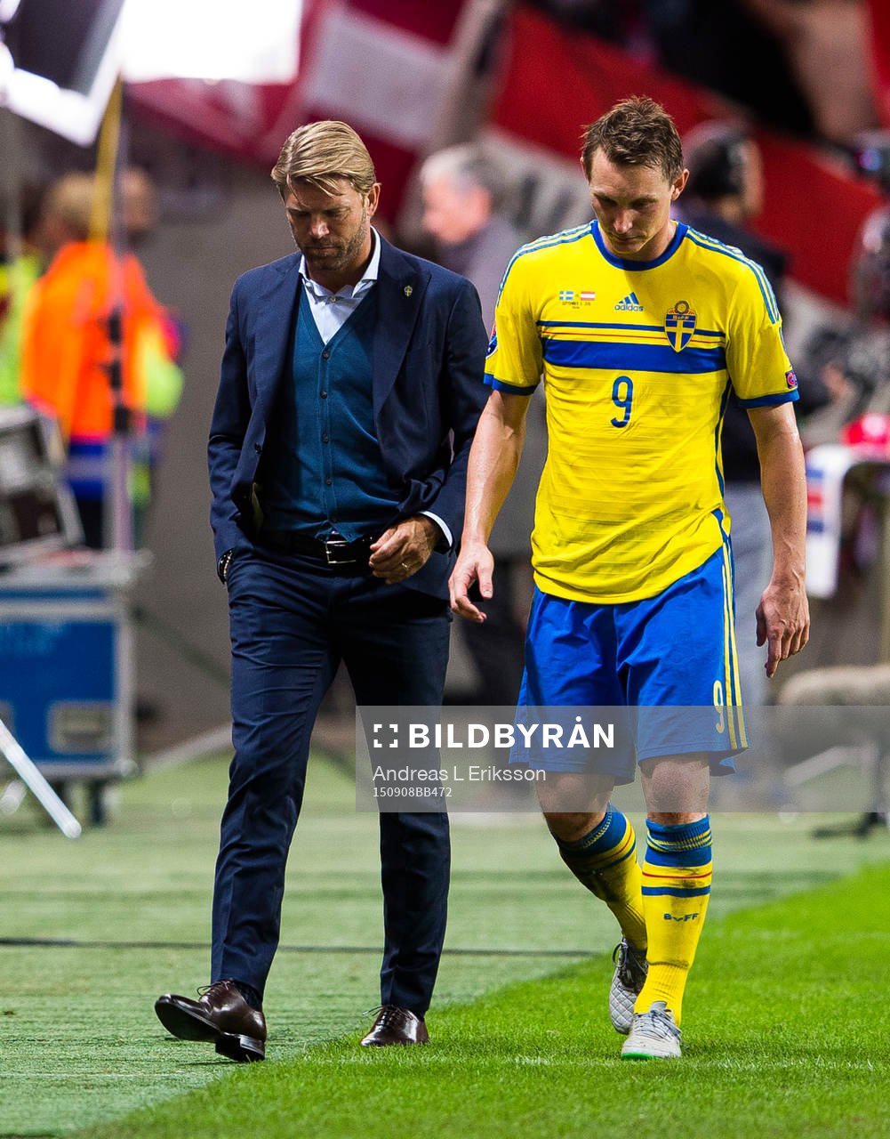 Sveriges player manager Markus Allbäck och Kim Källström