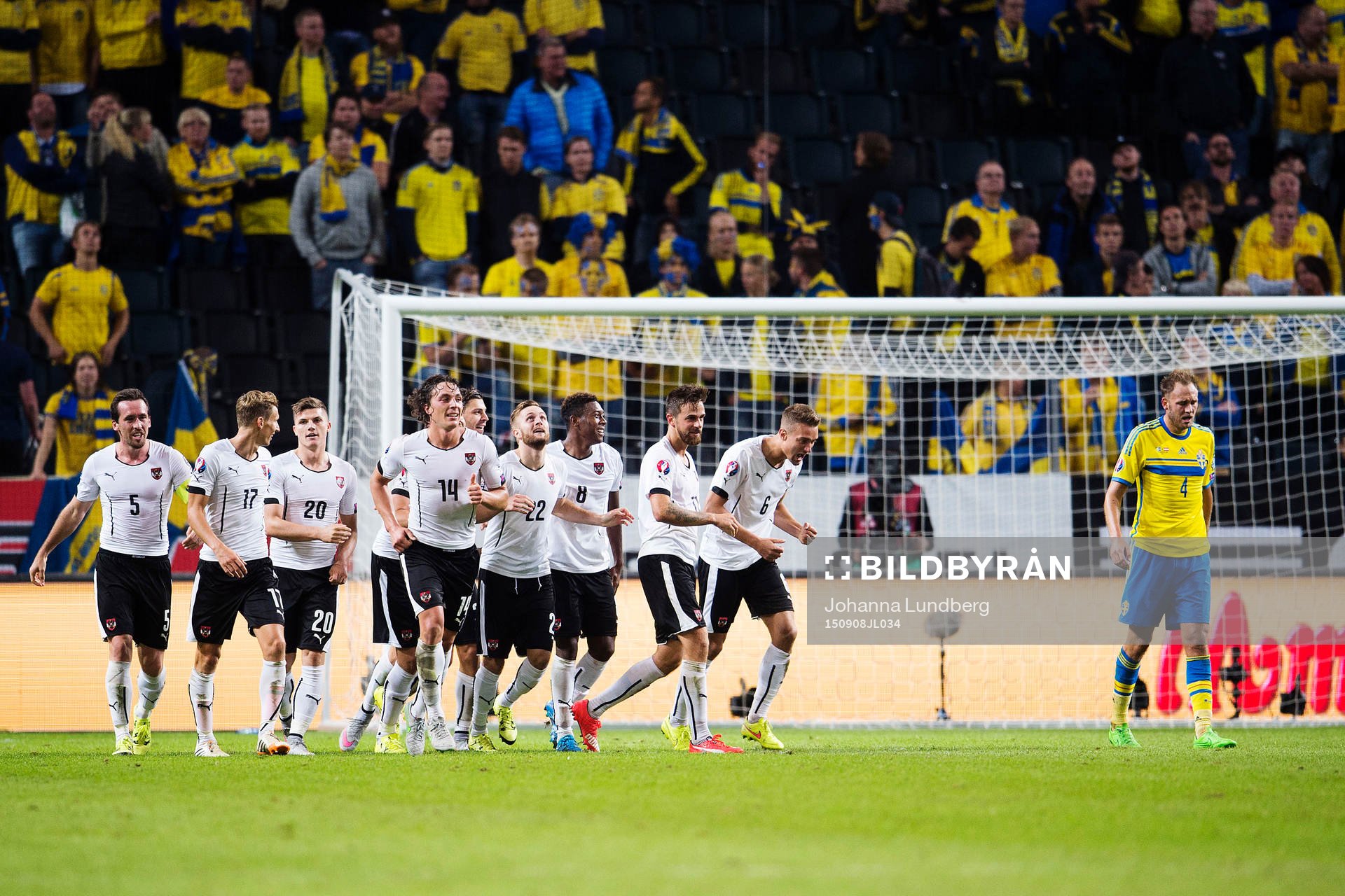 Sveriges Andreas Granqvist deppar medans Österrikes