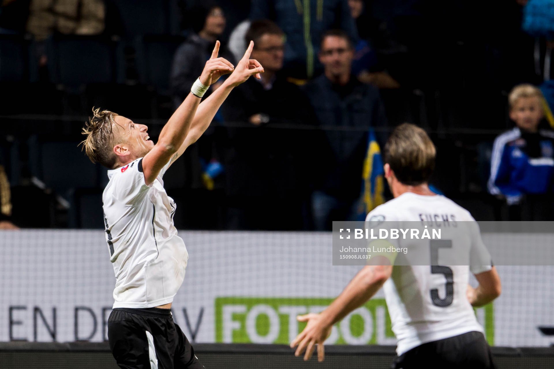 Österrikes Marc Janko jublar