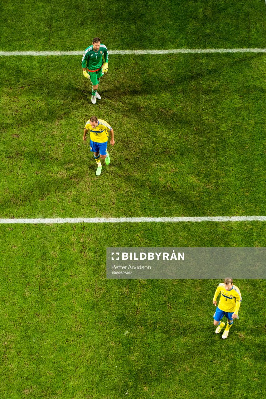 Sveriges målvakt Andreas Isaksson, Andreas Granqvist och
