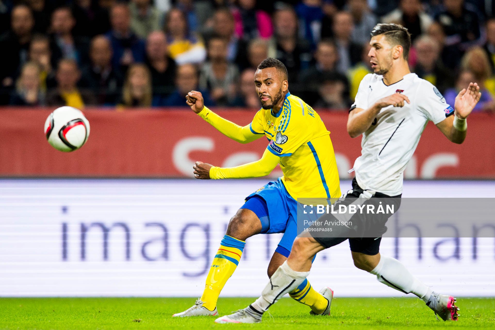 Sveriges Isaac Kiese Thelin och Österrikes Stefan Ilsanker